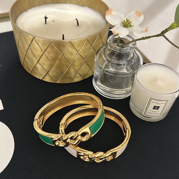 Cache Gold bangles - Picture 2 of 9